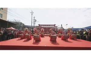 塑鑫旺?福建塑鑫旺新能源有限公司2025年開年大作！足球紋PP塑料舞臺(tái)板震撼登場(chǎng)！